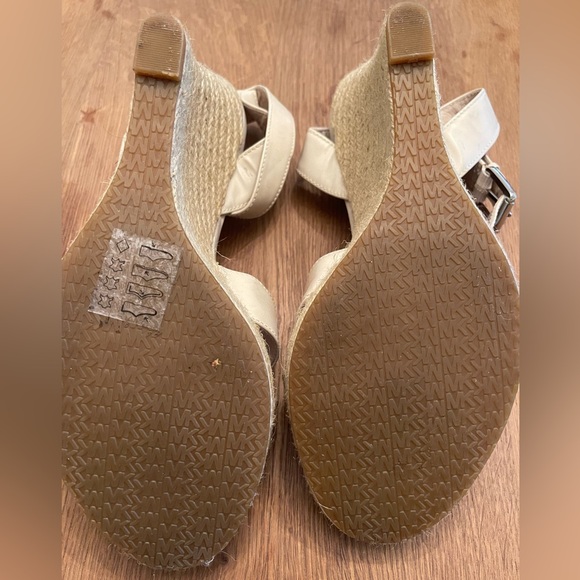 New without box Micheal Kors Wedge Sandals - Picture 5 of 5